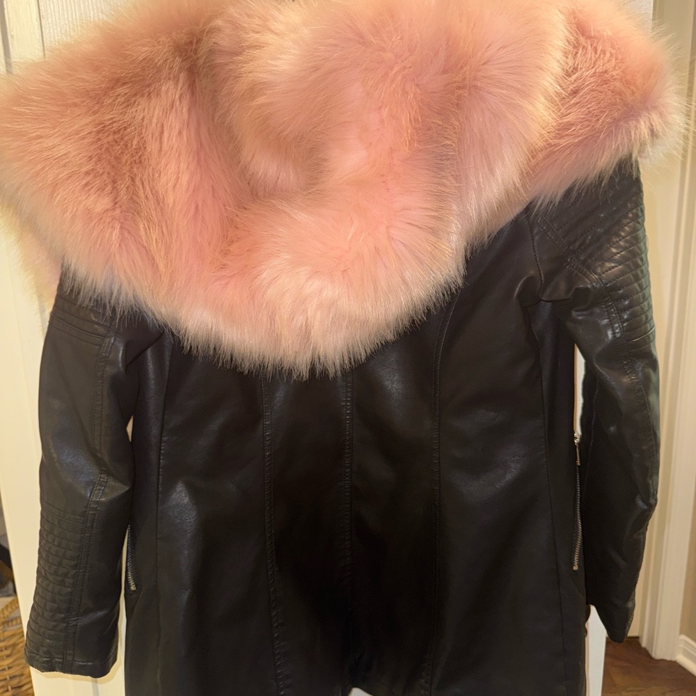 Women’s black faux leather jacket with pink fur - Picture 5 of 8